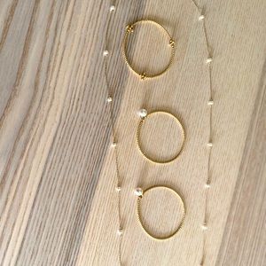 3 ENewton bracelets.